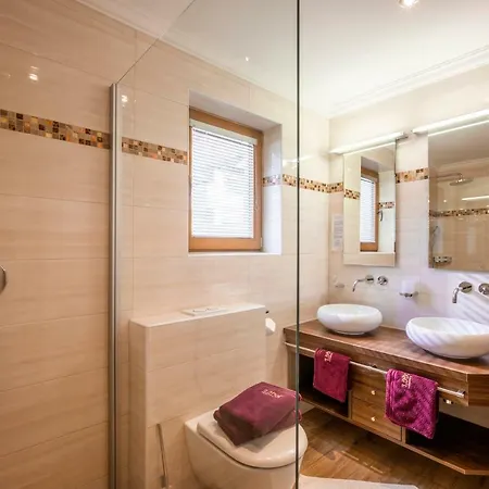 Viktoria & Joggl فندق 3*