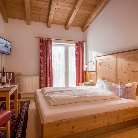 Viktoria & Joggl Hotel 3*