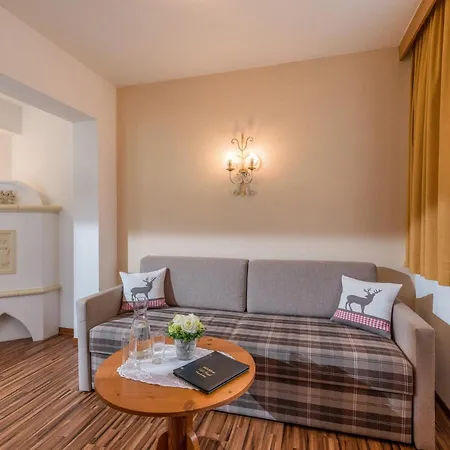 Viktoria & Joggl مايرهوفن